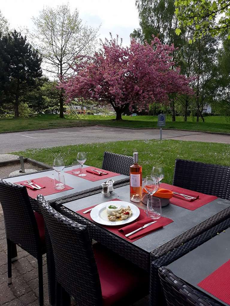 Kyriad Rouen Nord - Mont Saint Aignan Restaurant billede